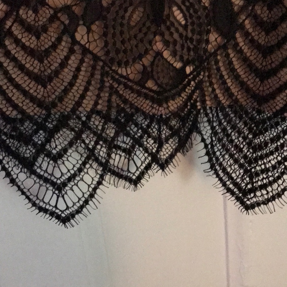 Laced Top - Picture 4 of 7